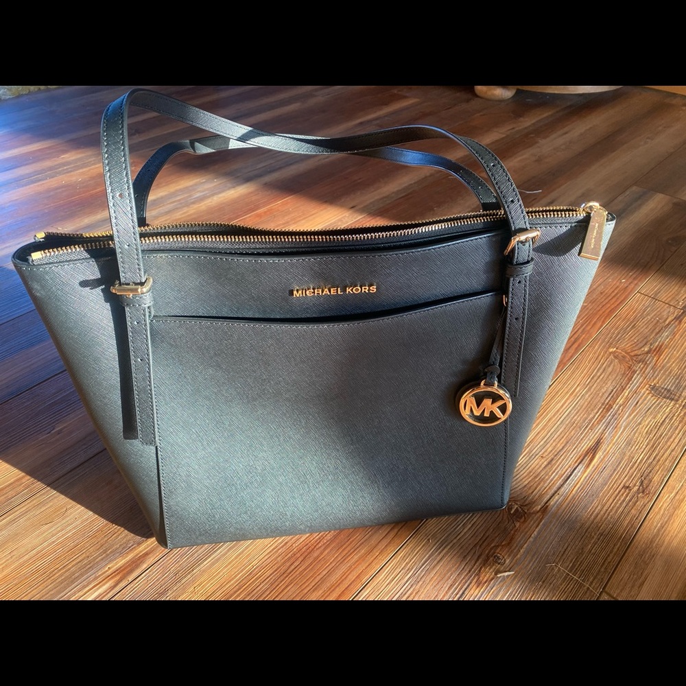 Brand New Michael Kors purse used once ...